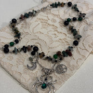Collana ragno con pietre naturali verde nero | Collana witchy con luna e albero della vita| Gioiello boho spirituale donna