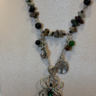 Collana ragno con pietre naturali verde nero | Collana witchy con luna e albero della vita| Gioiello boho spirituale donna