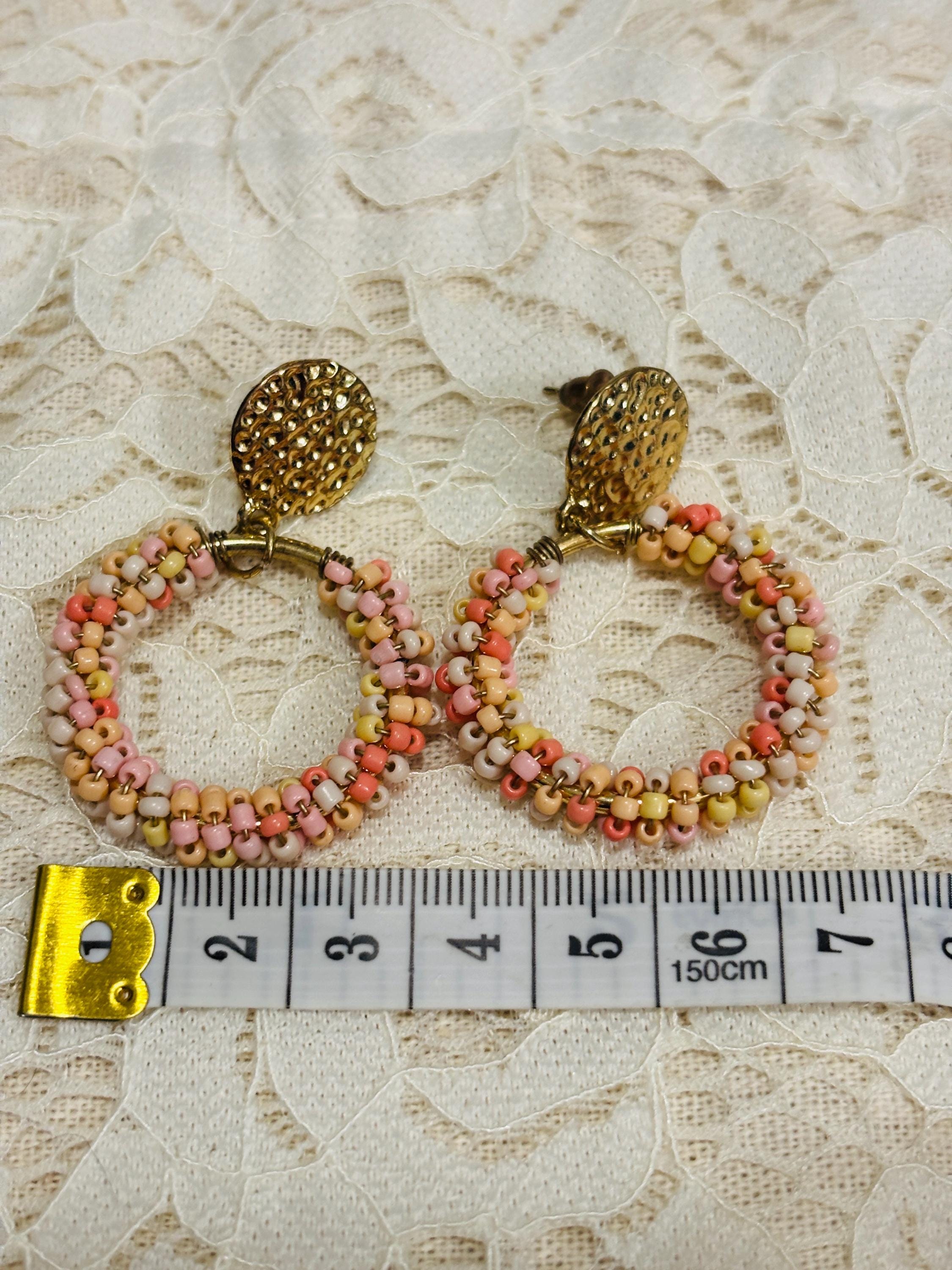 Orecchini a cerchio con perline rosa e oro–Orecchini pendenti boho chic-Acciaio antiallergico- Idea regalo donna- Orecchini eleganti leggeri