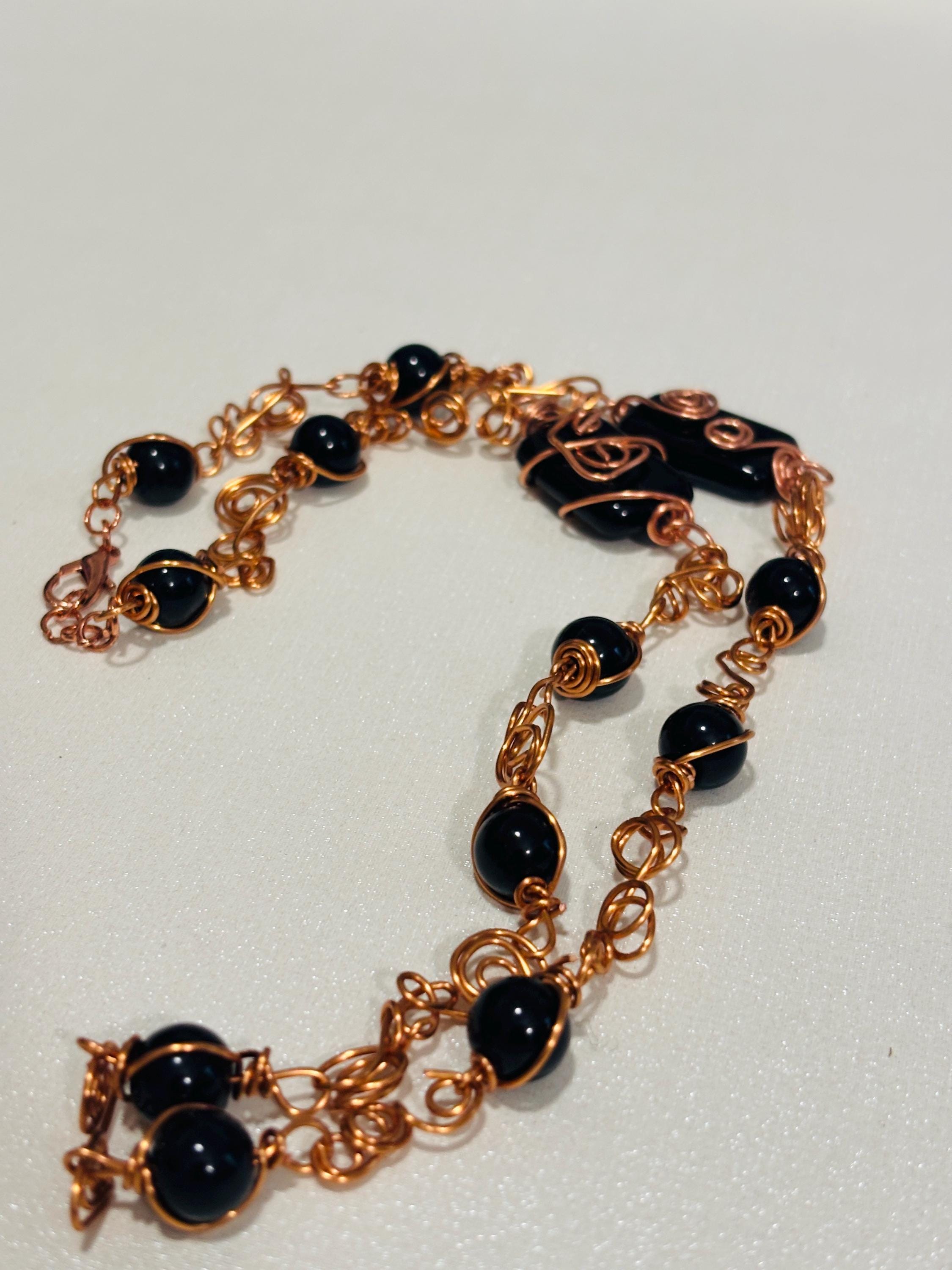 Collana lunga onice nera e rame| Collana boho elegante donna| Gioiello artigianale con pietre nere| Idea regalo donna