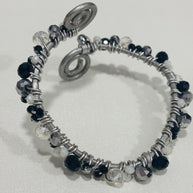 Bracciale multigiro regolabile in alluminio con perline nere| Bracciale spirale artigianale stile industrial gothic| Gioiello alternativo