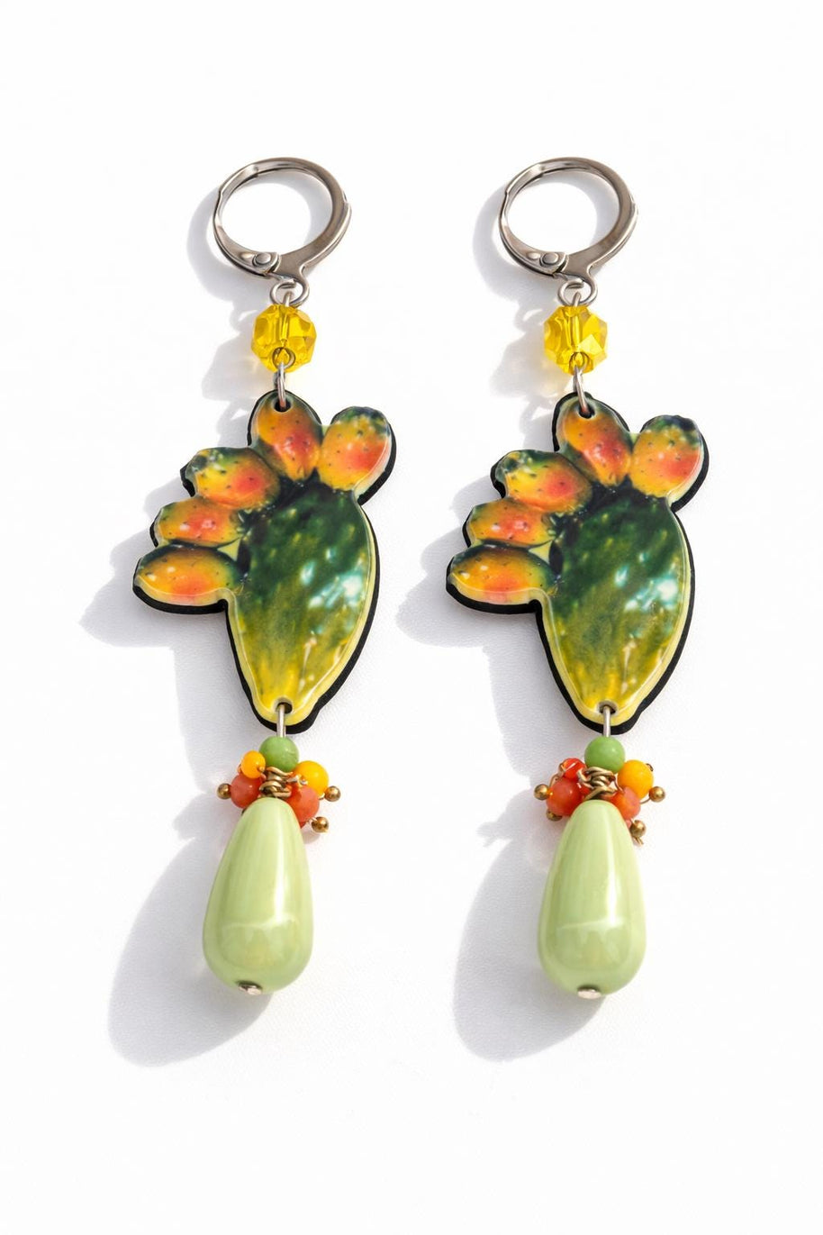 Orecchini pendenti fico d’India siciliano in acciaio dorato antiallergico – Gioiello estivo Mediterraneo colorato – Idea regalo donna
