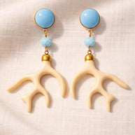 Orecchini corallo mediterraneo beige azzurro | Oreccini pendenti estate mare | Gioiello statement acciaio antiallergico | Idea regalo donna