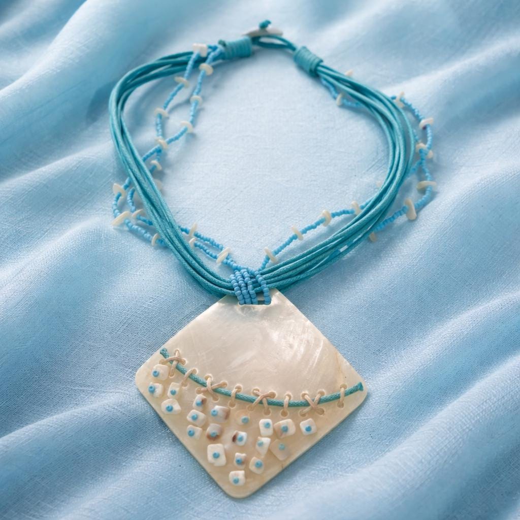 Collana lunga completamente naturale in madreperla azzurra | Gioiello boho stile Mediterraneo | Idea regalo donna