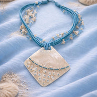 Collana lunga completamente naturale in madreperla azzurra | Gioiello boho stile Mediterraneo | Idea regalo donna