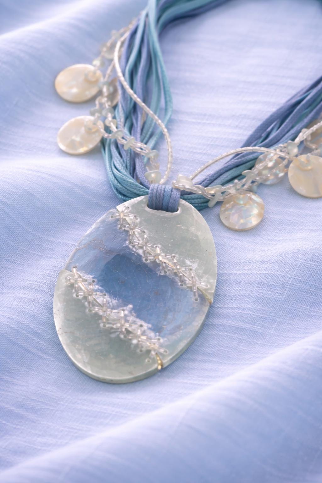 Collana lunga completamente naturale in madreperla azzurra | Gioiello boho stile Mediterraneo | Idea regalo donna