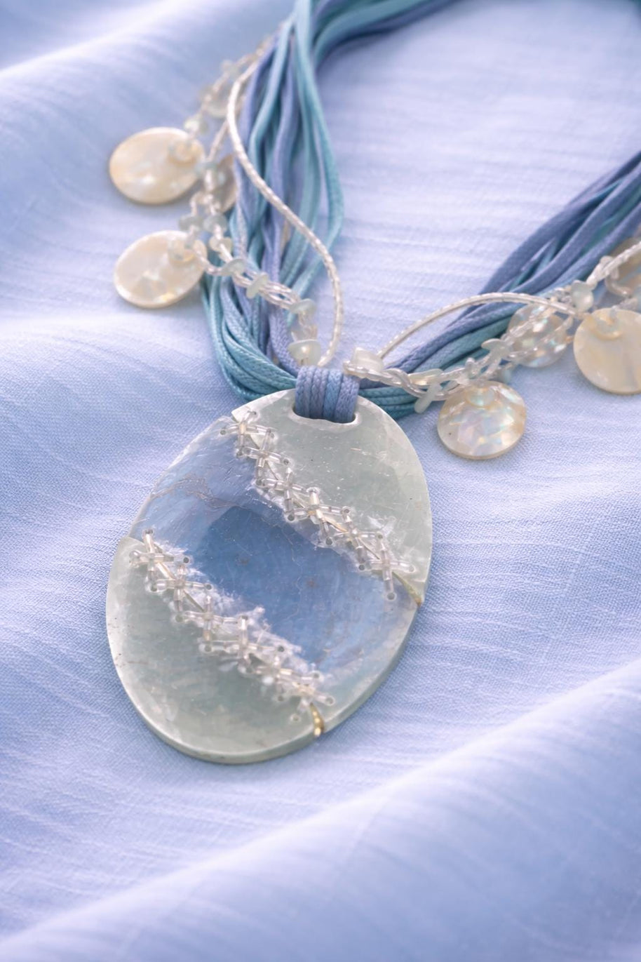 Collana lunga completamente naturale in madreperla azzurra | Gioiello boho stile Mediterraneo | Idea regalo donna