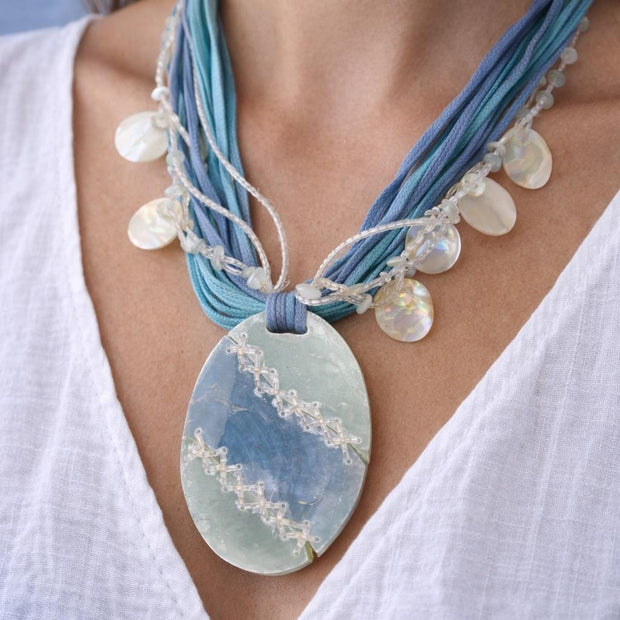 Collana lunga completamente naturale in madreperla azzurra | Gioiello boho stile Mediterraneo | Idea regalo donna