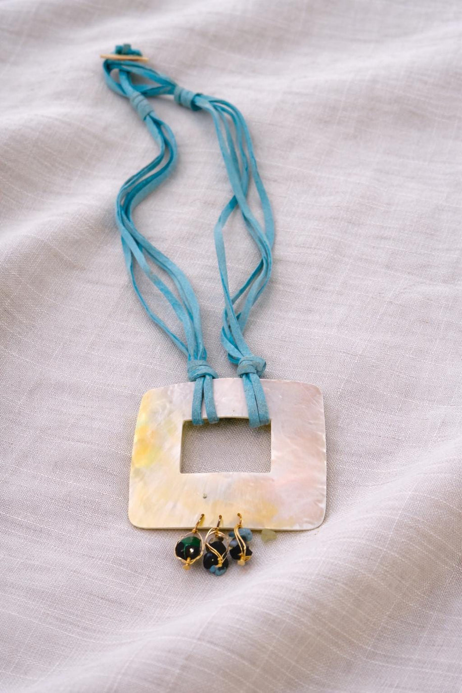 Collana lunga madreperla e pietre turchesi | Collana boho estiva donna stile Mediterraneo boho | Idea regalo donna