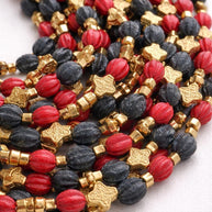Collana boho etnica in semi naturali e legno fatta a mano| Collana statement multigiro con chiusura a bottone| Regalo etnico donna