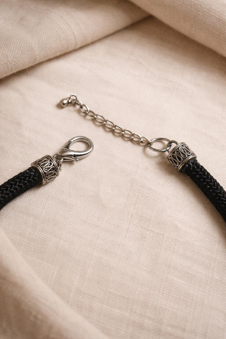 Collana etnica con ciondolo grande argento anticato | Girocollo tribale regolabile | Collana boho donna statement