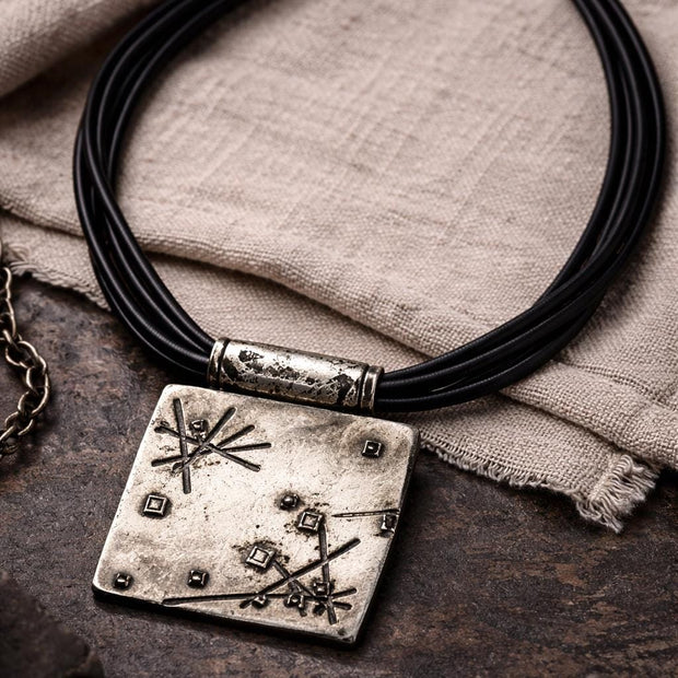 Collana industriale donna nera con maxi ciondolo quadrato argento | Gioiello rock statement urban regolabile