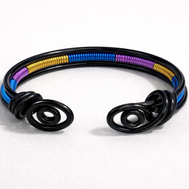 Bracciale rigido nero in alluminio con spirali| Bracciale aperto regorabile minimal| Gioiello stile industriale moderno| Regalo unisex