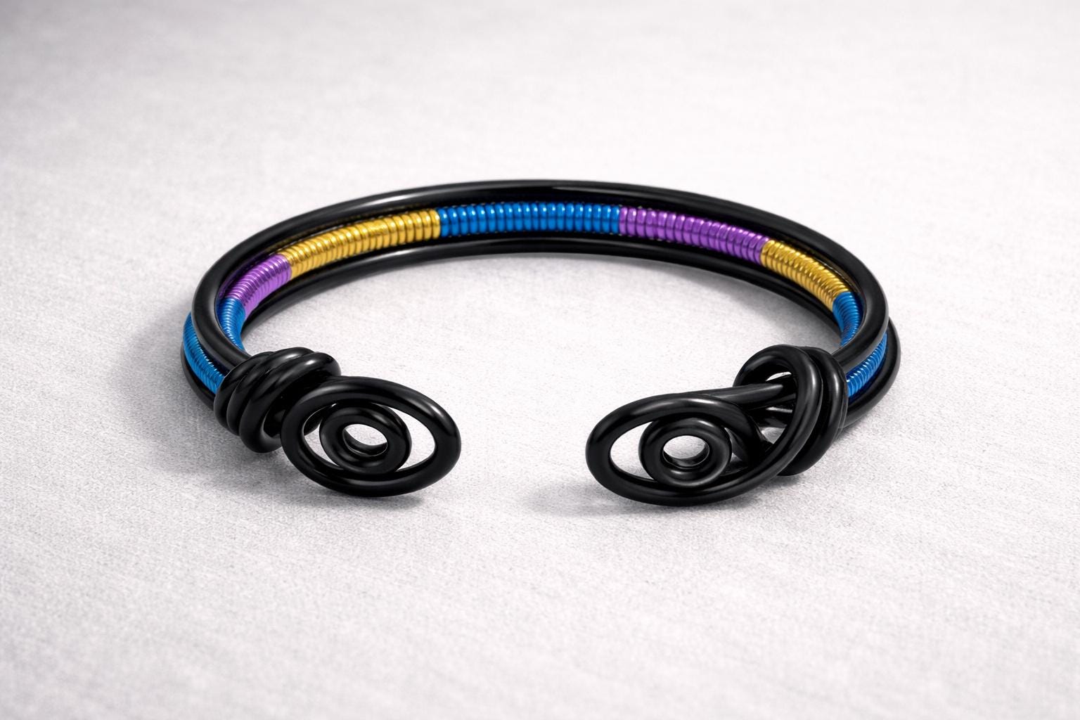 Bracciale rigido nero in alluminio con spirali| Bracciale aperto regorabile minimal| Gioiello stile industriale moderno| Regalo unisex