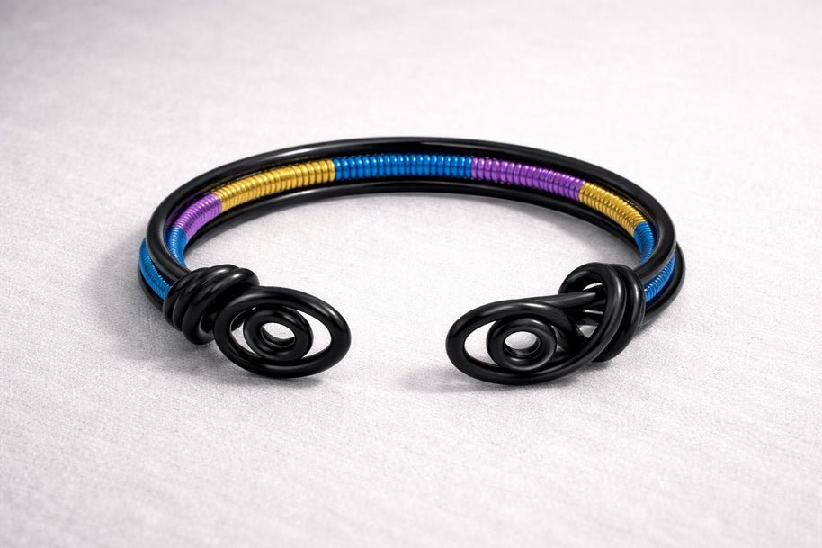 Bracciale rigido nero in alluminio con spirali| Bracciale aperto regorabile minimal| Gioiello stile industriale moderno| Regalo unisex
