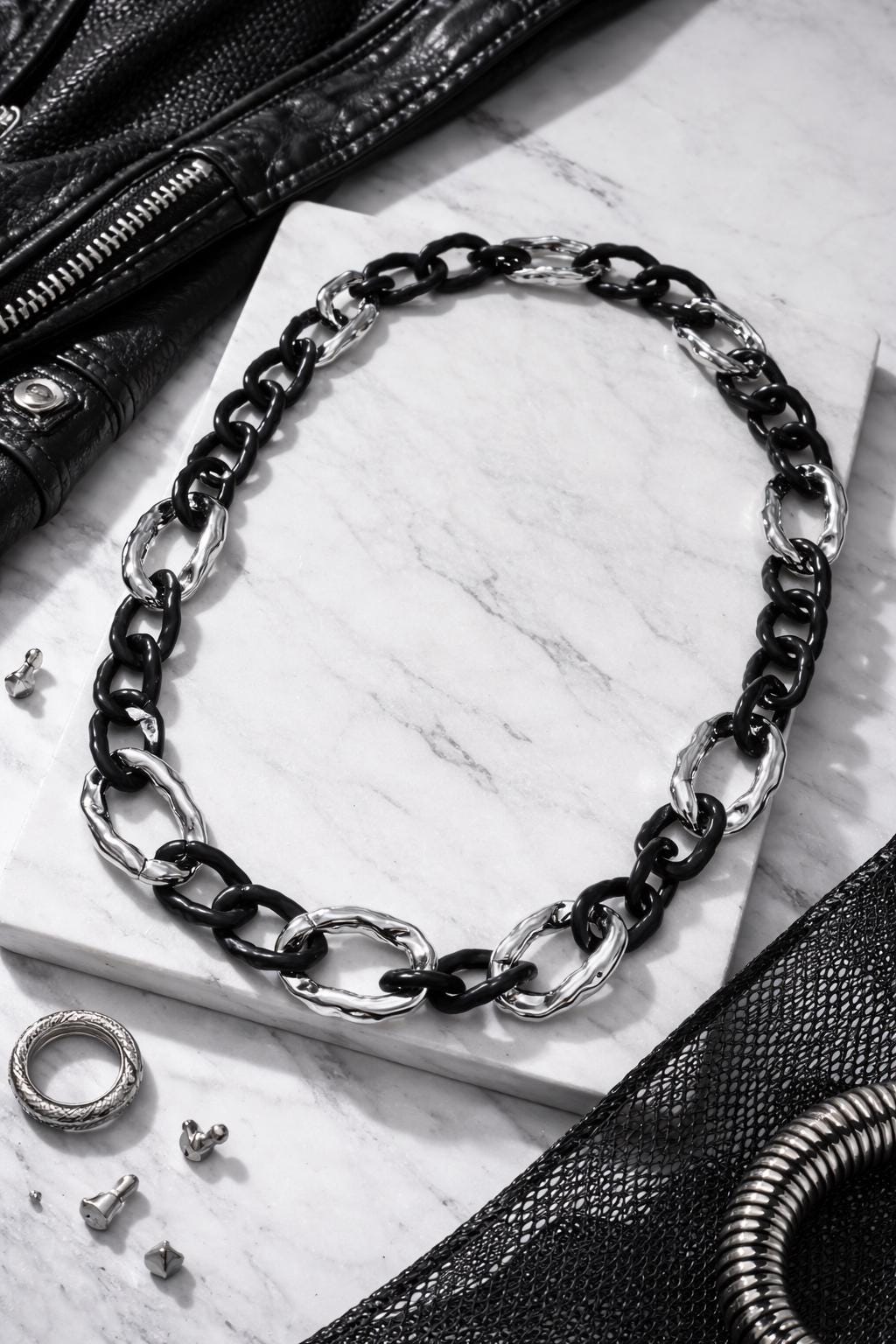 Collana catena maxi nera e argento maglia grossa lunga | Collana statement donna stile rock industrial urban chic