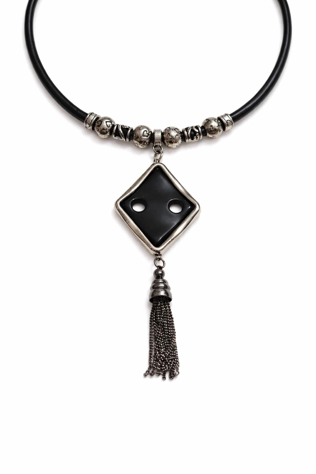 Collana rombo nero con nappina | Girocollo dark elegante con ciondolo geometrico | Collana gotica moderna donna