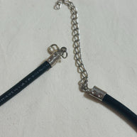 Collana rombo nero con nappina | Girocollo dark elegante con ciondolo geometrico | Collana gotica moderna donna