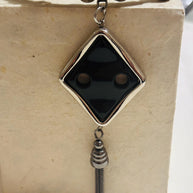 Collana rombo nero con nappina | Girocollo dark elegante con ciondolo geometrico | Collana gotica moderna donna