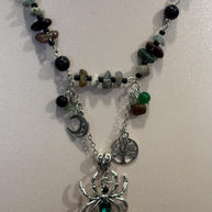 Collana ragno con pietre naturali verde nero | Collana witchy con luna e albero della vita| Gioiello boho spirituale donna