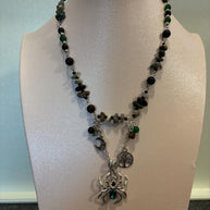 Collana ragno con pietre naturali verde nero | Collana witchy con luna e albero della vita| Gioiello boho spirituale donna