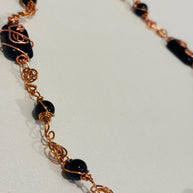 Collana lunga onice nera e rame| Collana boho elegante donna| Gioiello artigianale con pietre nere| Idea regalo donna