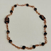 Collana lunga onice nera e rame| Collana boho elegante donna| Gioiello artigianale con pietre nere| Idea regalo donna