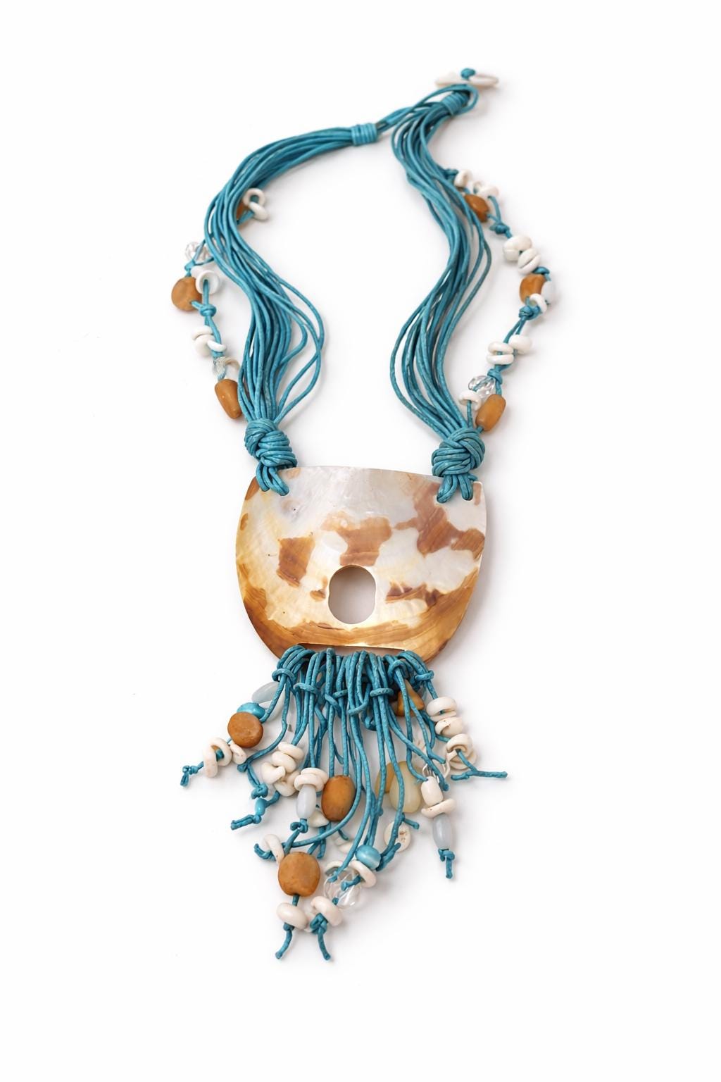 Collana lunga completamente naturale in madreperla e conchiglia azzurra | Gioiello artigianale stile Mediterraneo | Idea regalo donna