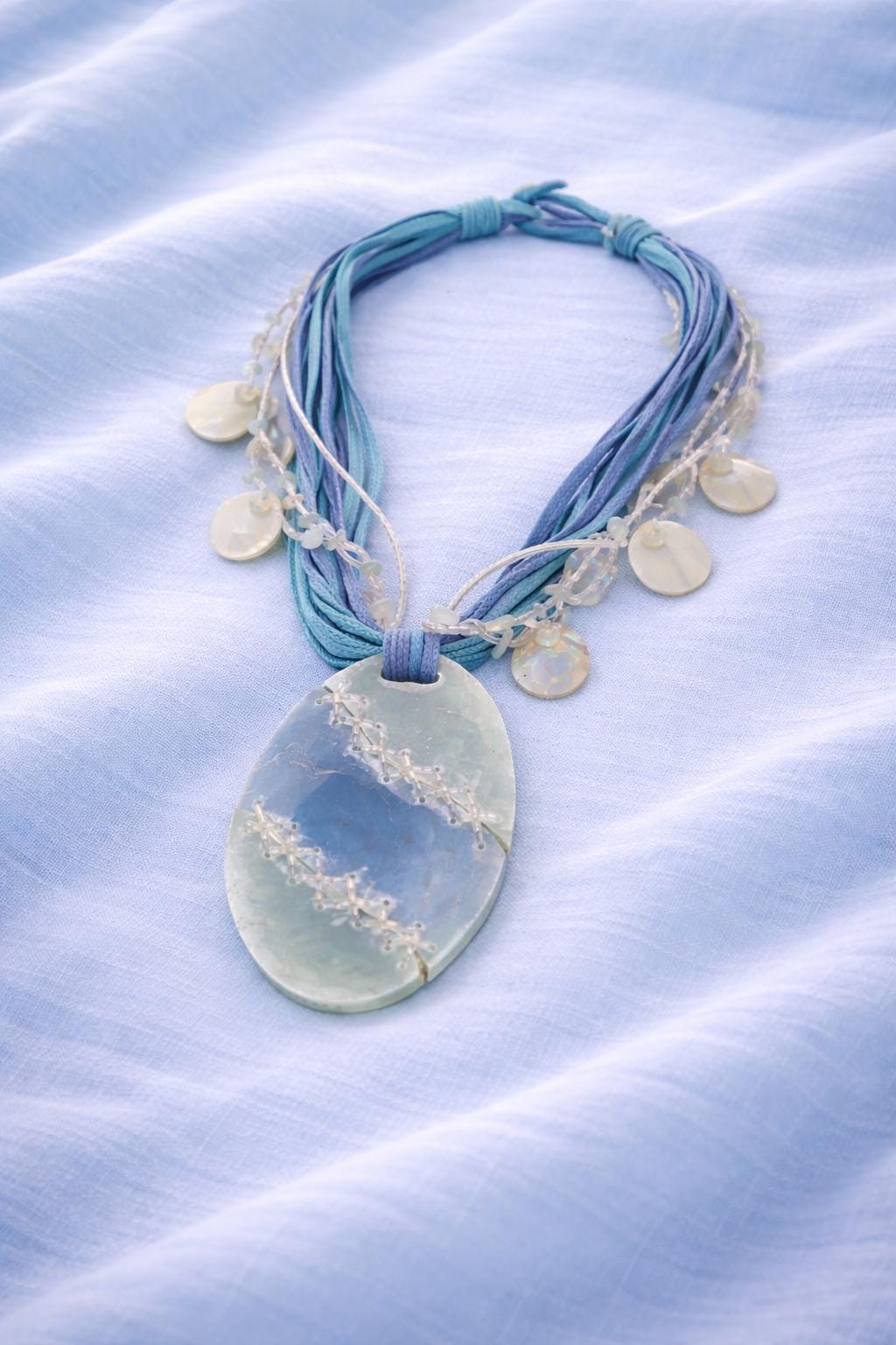 Collana lunga completamente naturale in madreperla azzurra | Gioiello boho stile Mediterraneo | Idea regalo donna