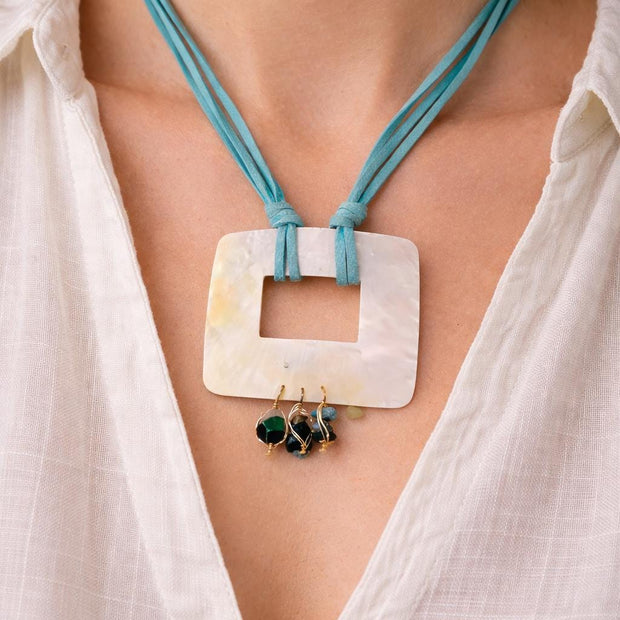 Collana lunga madreperla e pietre turchesi | Collana boho estiva donna stile Mediterraneo boho | Idea regalo donna