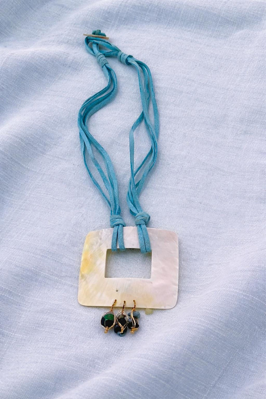 Collana lunga madreperla e pietre turchesi | Collana boho estiva donna stile Mediterraneo boho | Idea regalo donna