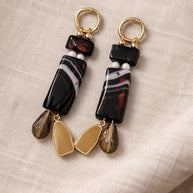 Orecchini lunghi in vetro di Murano oro e nero | Orecchini pendenti donna eleganti | Gioiello moderno