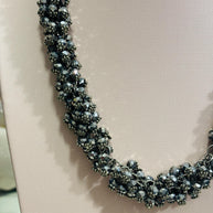 Collana girocollo cristalli grigio antracite | Collana elegante donna luminosa | Gioiello chic moderno