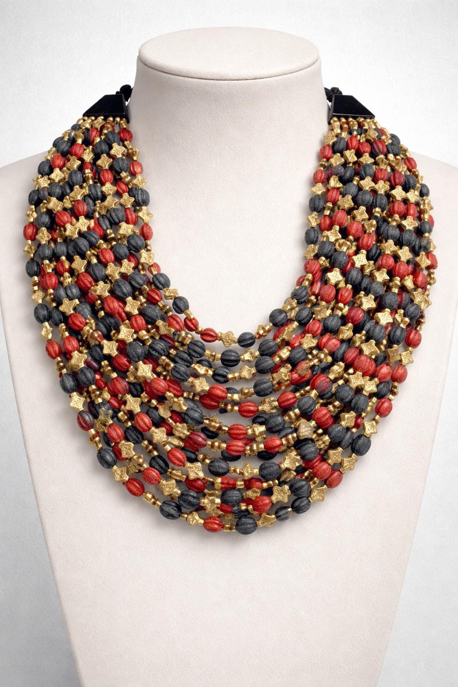 Collana boho etnica in semi naturali e legno fatta a mano| Collana statement multigiro con chiusura a bottone| Regalo etnico donna