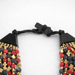 Collana boho etnica in semi naturali e legno fatta a mano| Collana statement multigiro con chiusura a bottone| Regalo etnico donna