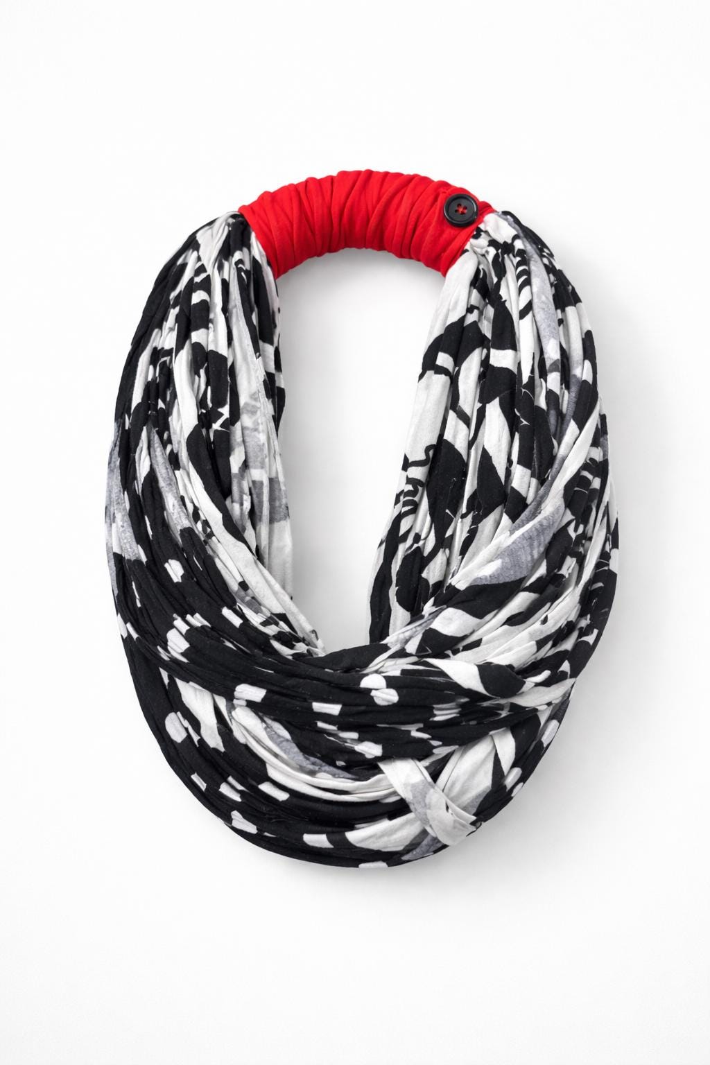 Collana in tessuto donna nera e bianca con dettaglio rosso | Collana statement moderna multifilo | Collana leggera originale riciclata