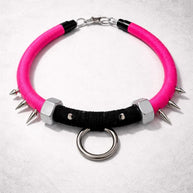 Choker punk rosa fluo shocking con borchie in acciaio e anello O-ring | Collana choker goth industrial alternativa | Gioiello punk fatto a m