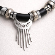 Choker nero tribale in metallo riciclato | Collana girocollo etnica moderna regolabile fatta a mano | Accessorio dark donna