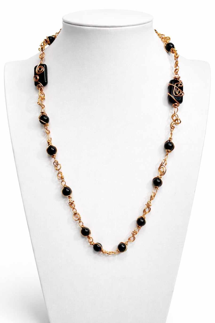Collana lunga onice nera e rame| Collana boho elegante donna| Gioiello artigianale con pietre nere| Idea regalo donna