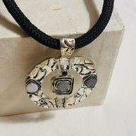 Collana etnica con ciondolo grande argento anticato | Girocollo tribale regolabile | Collana boho donna statement