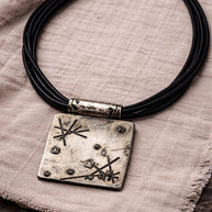 Collana industriale donna nera con maxi ciondolo quadrato argento | Gioiello rock statement urban regolabile