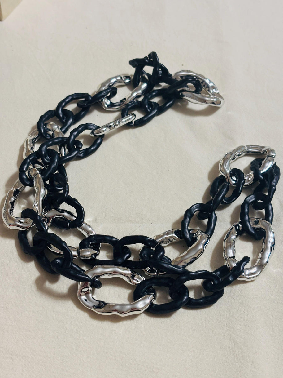 Collana catena maxi nera e argento maglia grossa lunga | Collana statement donna stile rock industrial urban chic
