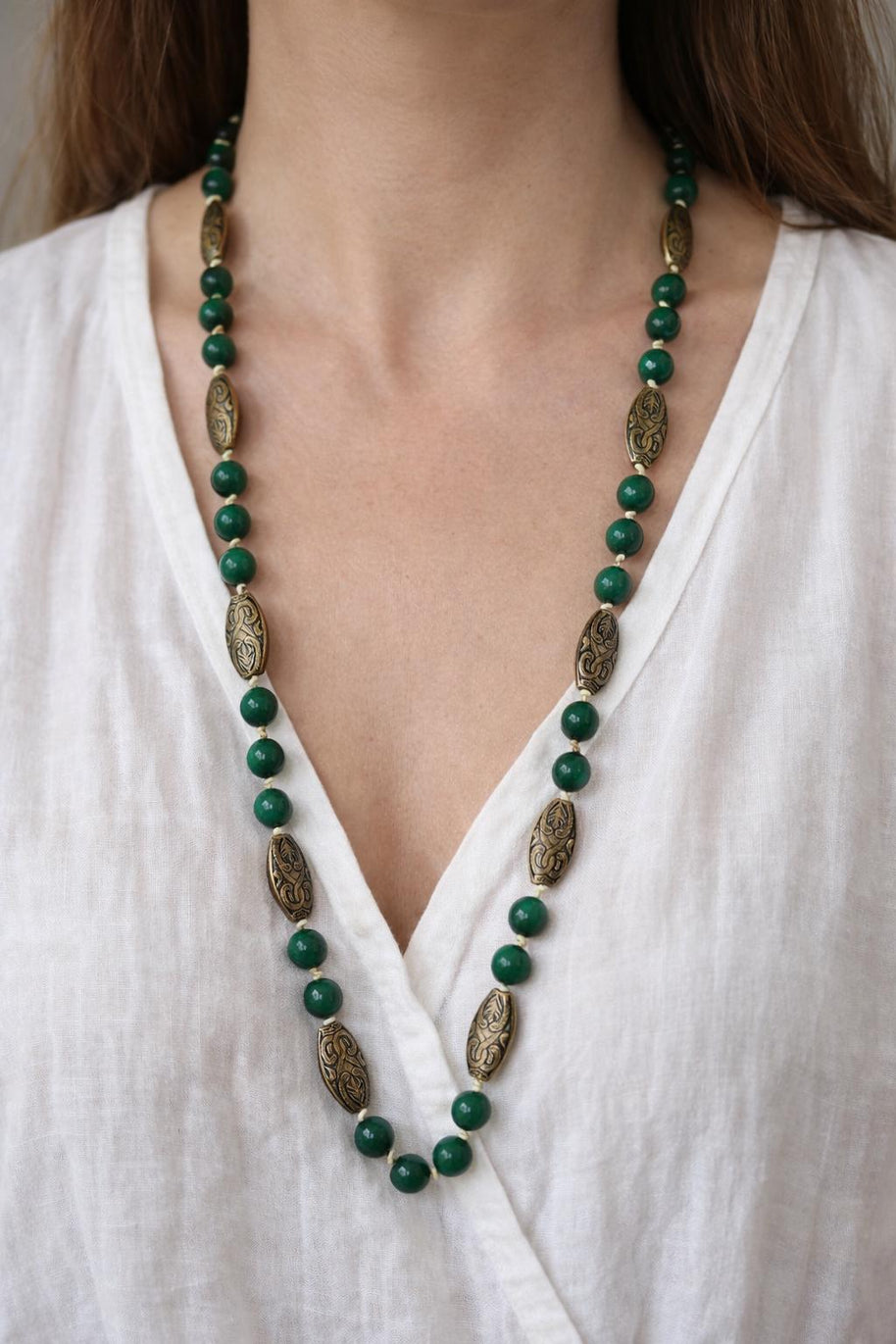 Collana lunga in pietra verde naturale | Collana boho con perline | Green stone boho necklace, collana verde oro naturale etnica