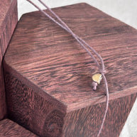 Collana boho con elementi in acciaio dorato | Collana con cordino marrone regolabile | Boho necklace artigianale idea regalo donna
