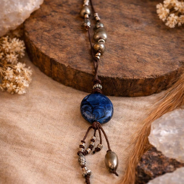 Collana boho lunga con pietra blu | Boho pendant necklace con cordino regolabile e perline | Collana lunga stile boho