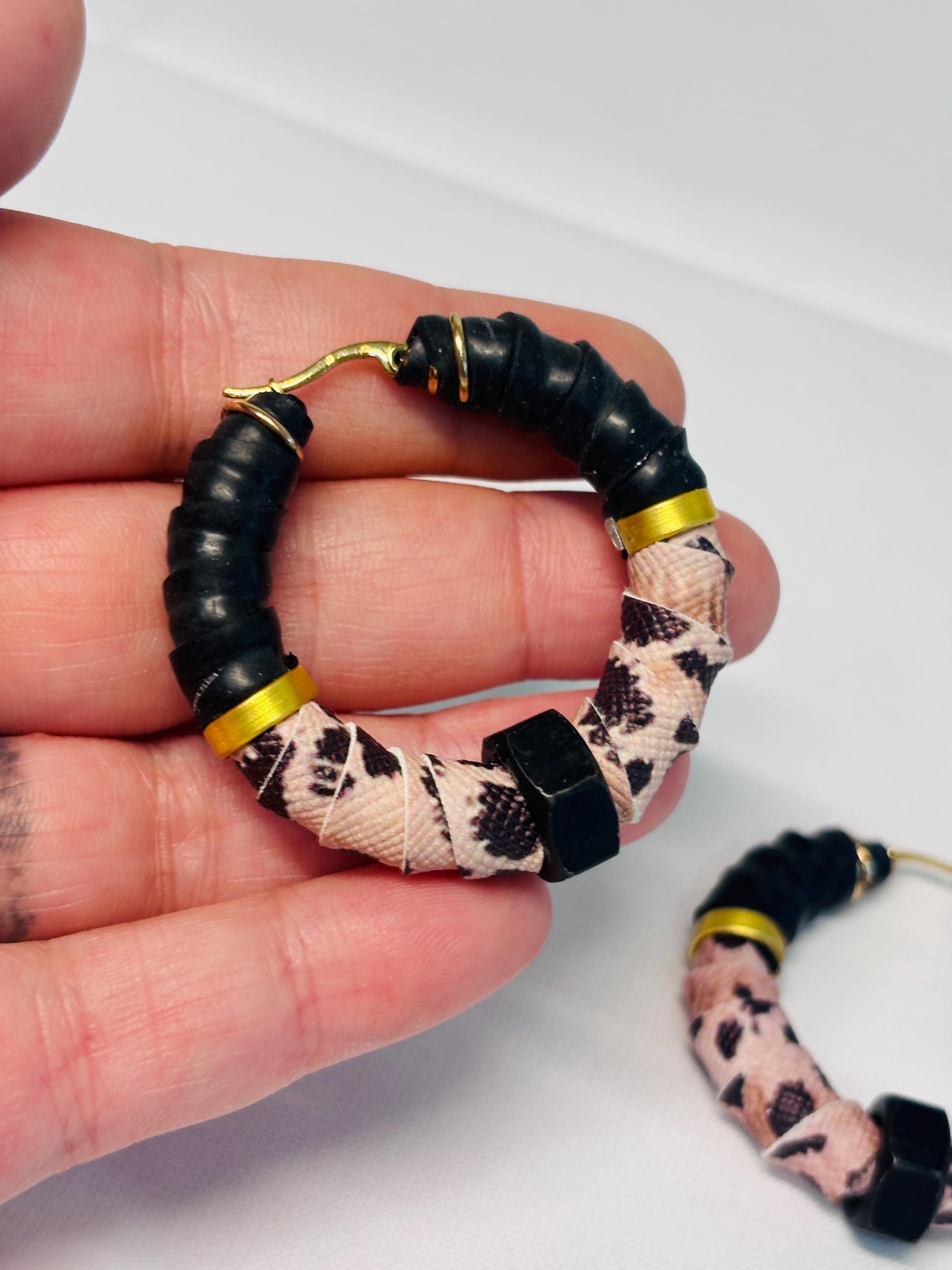 Orecchini a cerchio rock con bullone nero e stampa leopardata | Hoop earrings stile industrial | Orecchini acciaio antiallergico donna