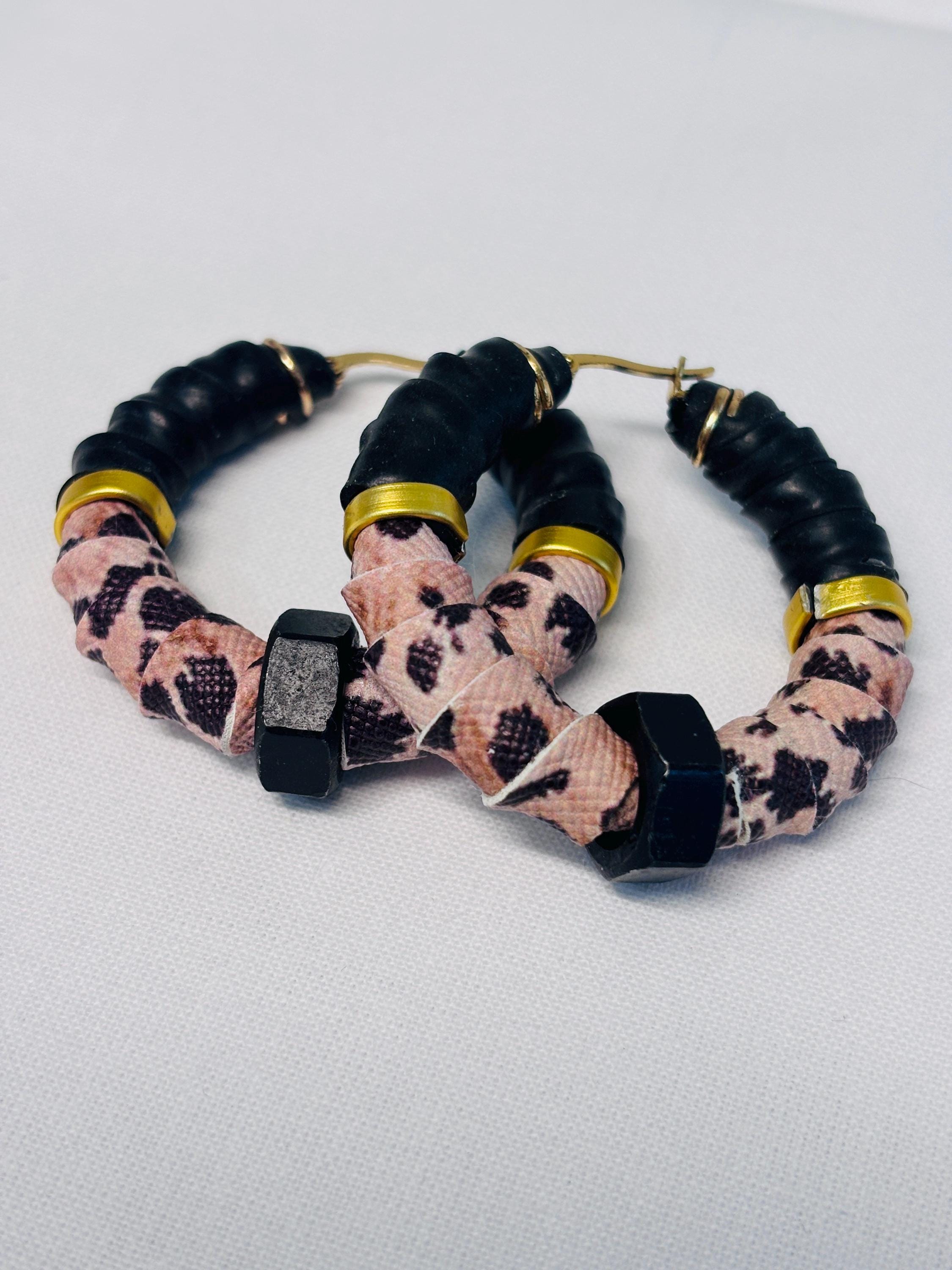 Orecchini a cerchio rock con bullone nero e stampa leopardata | Hoop earrings stile industrial | Orecchini acciaio antiallergico donna