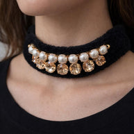 Collana girocollo in velluto nero con perle e cristalli champagne | Choker elegante donna | Collana glamour da sera | Idea regalo donna