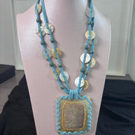Collana boho turchese con grande ciondolo in madreperla e pietra naturale | Collana etnica con cordino e dischi madreperla | Gioiello estate