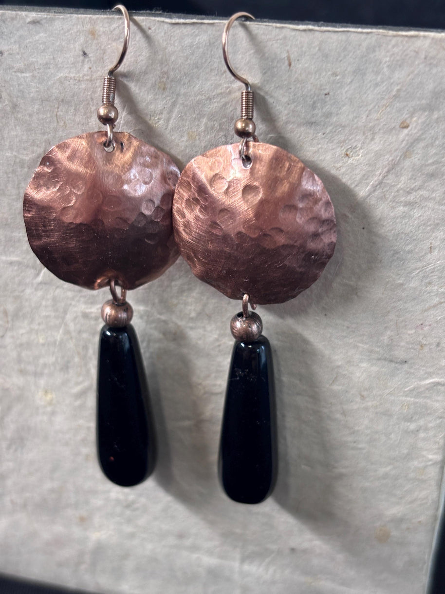 Orecchini rame pendente nero | Orecchini rame martellato | Orecchini lunghi rame fatti a mano | Idea regalo donna